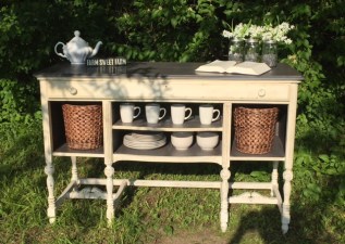 Sideboard-buffet dining